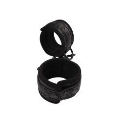 Chisa – Polsiere Bondage Tempt Him in Pelle Vegana con Chiusura a Strappo